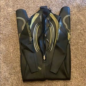 Nineteen Pipeline Mens wet suit